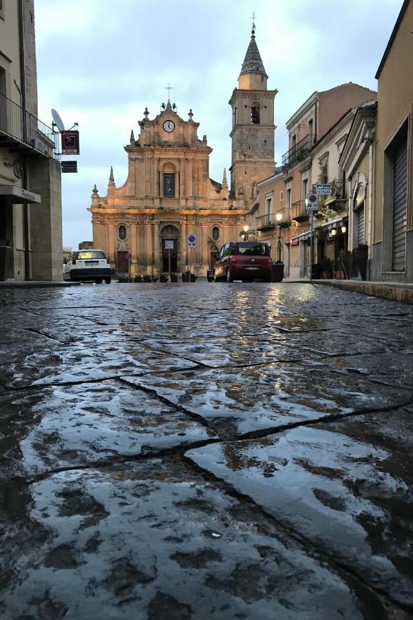 Sopra La Piazza Villa Agira Eksteriør bilde